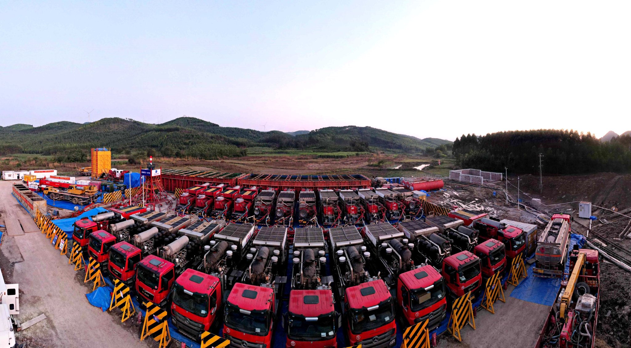 頁巖氣壓裂現(xiàn)場