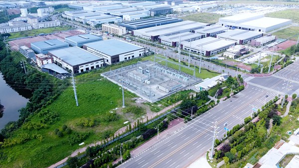 無人機自主巡檢變電站。國網(wǎng)重慶市電力公司供圖