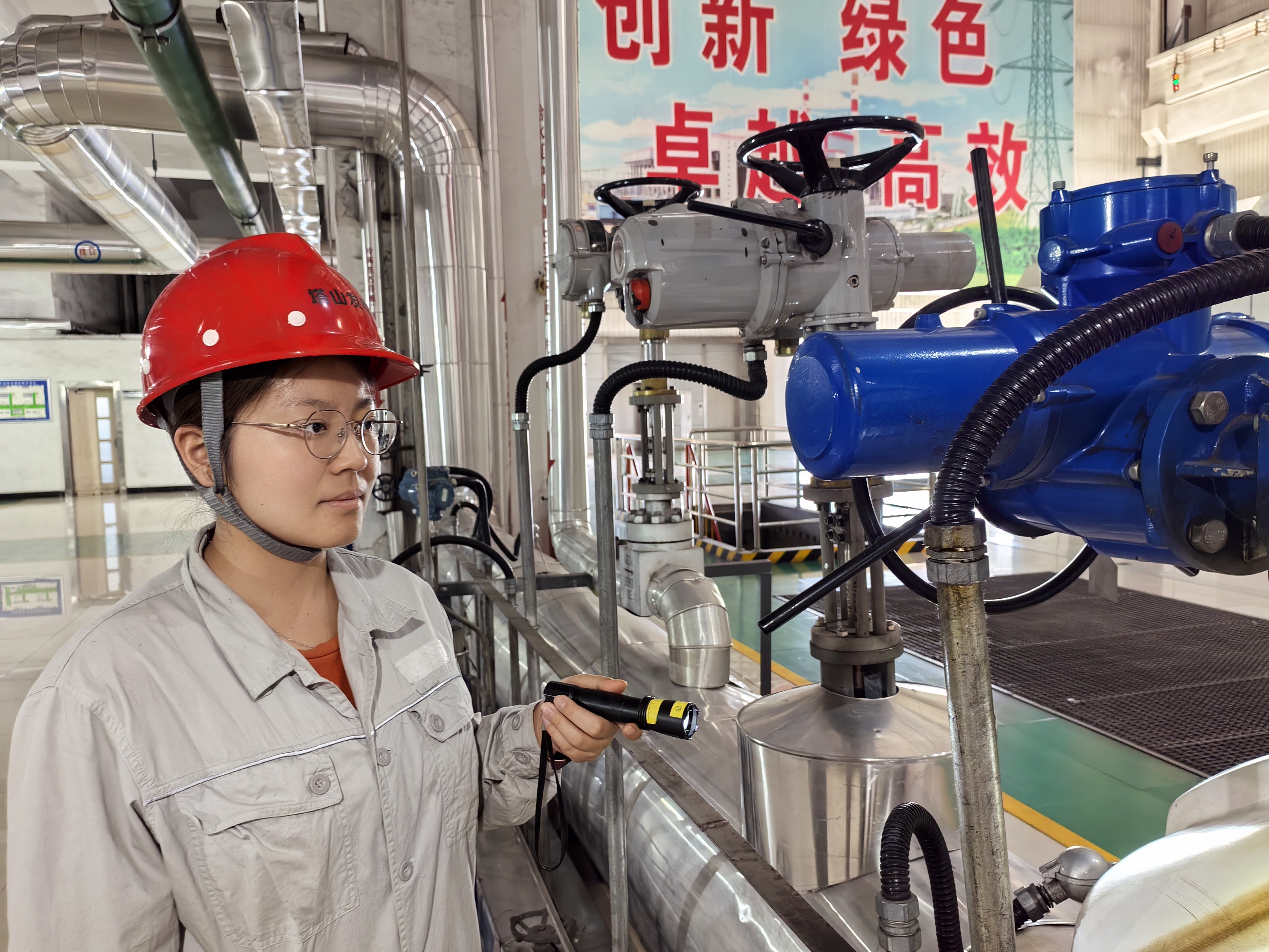 曹莎 配圖1 (1).jpg 曹莎 配圖1 (1).jpg